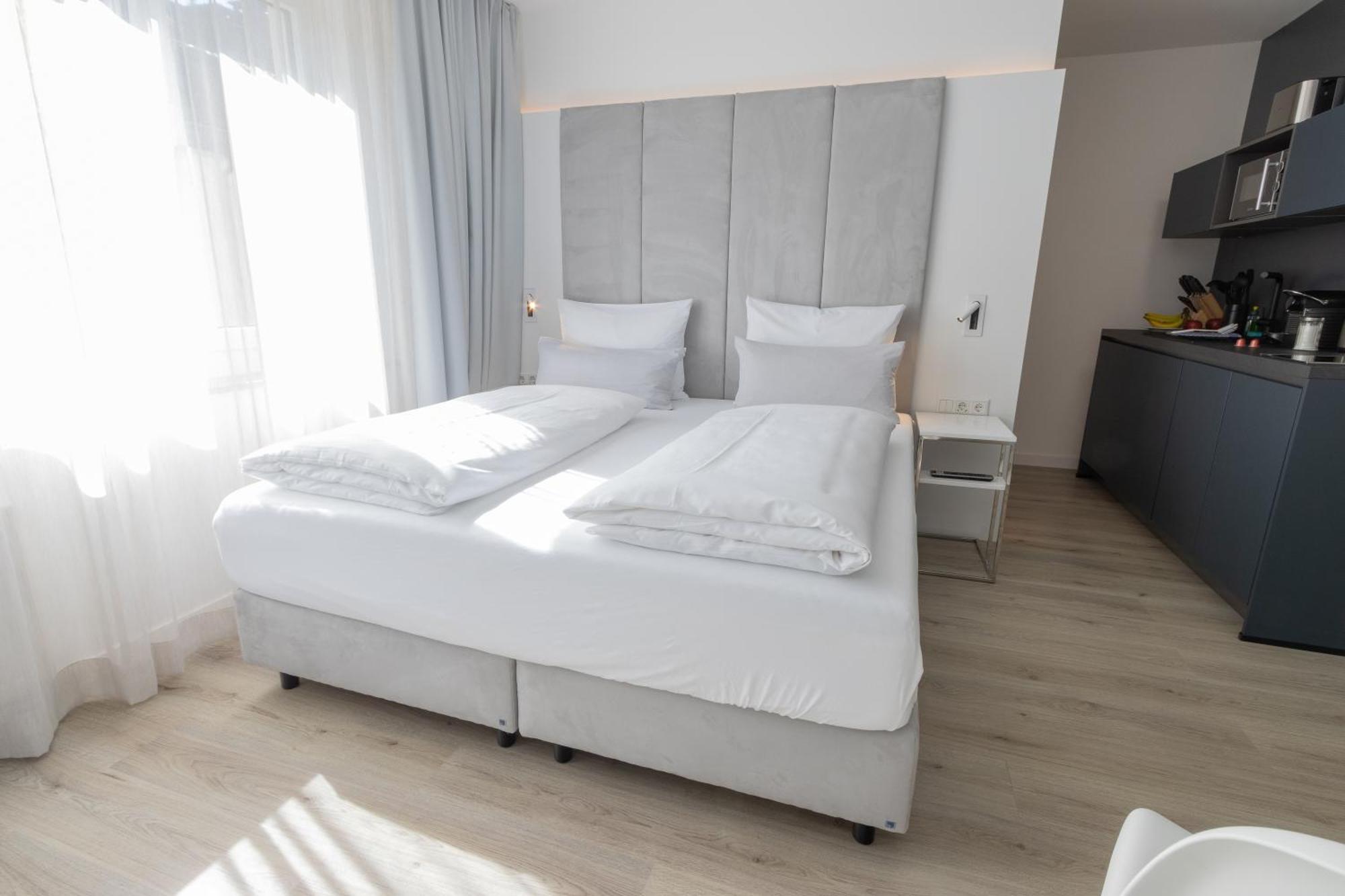 Zzzpace Smart-Hotel Крефельд Экстерьер фото