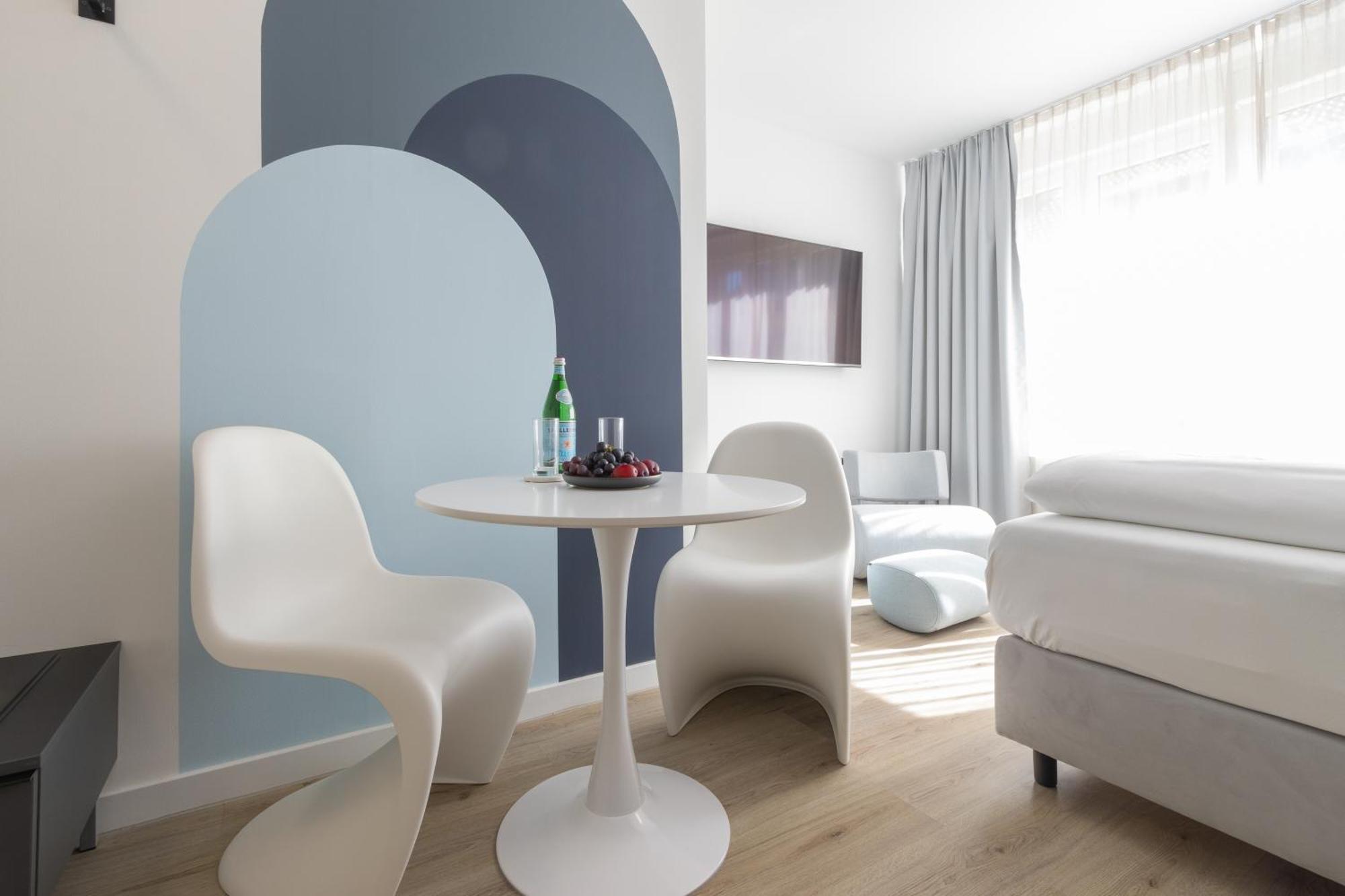 Zzzpace Smart-Hotel Крефельд Экстерьер фото