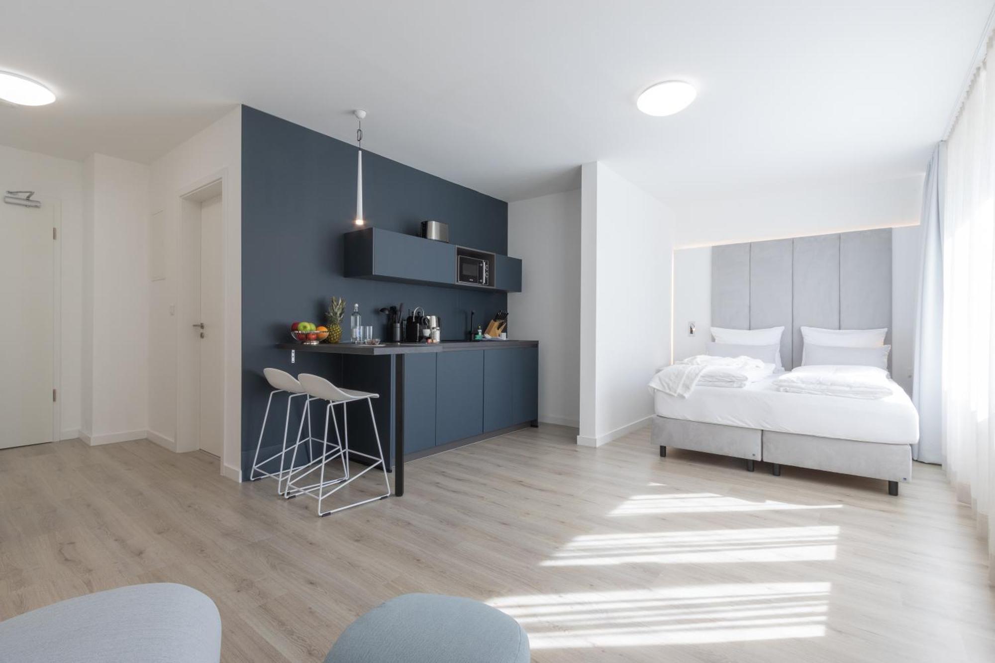 Zzzpace Smart-Hotel Крефельд Экстерьер фото