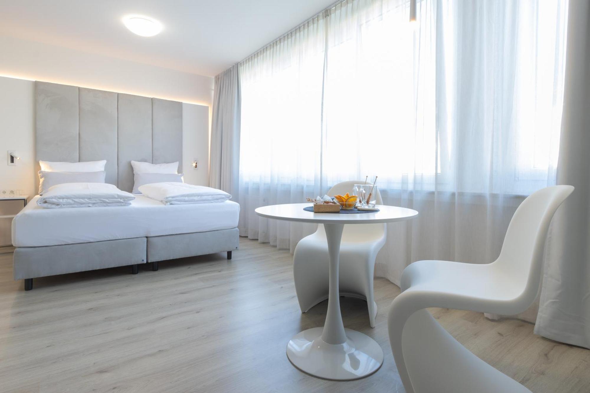 Zzzpace Smart-Hotel Крефельд Экстерьер фото