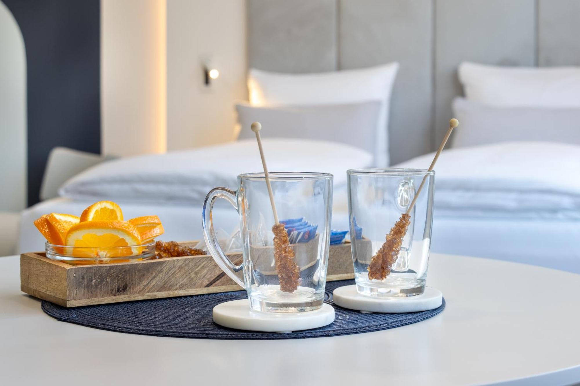 Zzzpace Smart-Hotel Крефельд Экстерьер фото