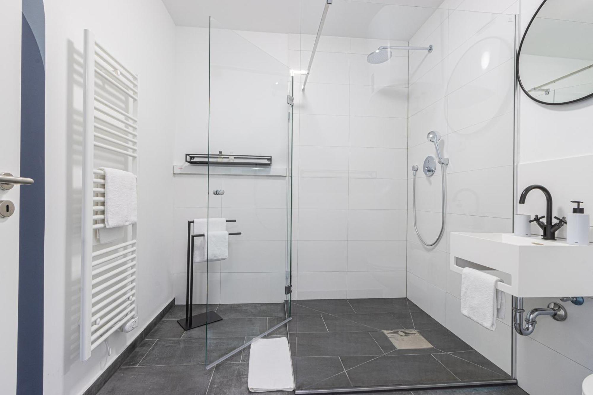 Zzzpace Smart-Hotel Крефельд Экстерьер фото